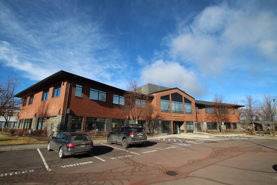 320 SW Upper Terrace Dr, Bend, OR à louer - Photo du bâtiment - Image 3 de 17