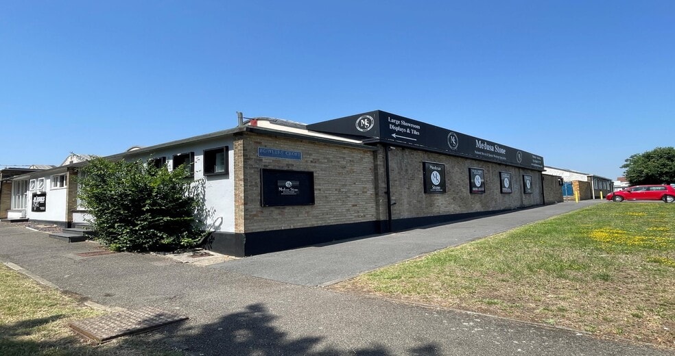 1-11 Bowlers Croft, Basildon for lease - Building Photo - Image 1 of 5