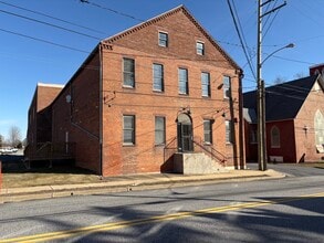 6155-6165 E Main St, East Petersburg, PA à louer Photo du bâtiment- Image 1 de 11