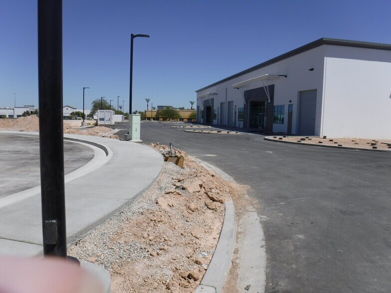 0 Polaris Ave, Las Vegas, NV à vendre - Photo du bâtiment - Image 3 de 14