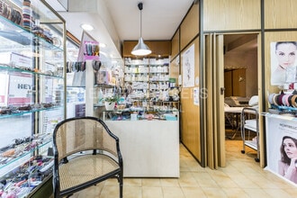 Retail in Barcelona, Barcelona for lease Interior Photo- Image 2 of 25