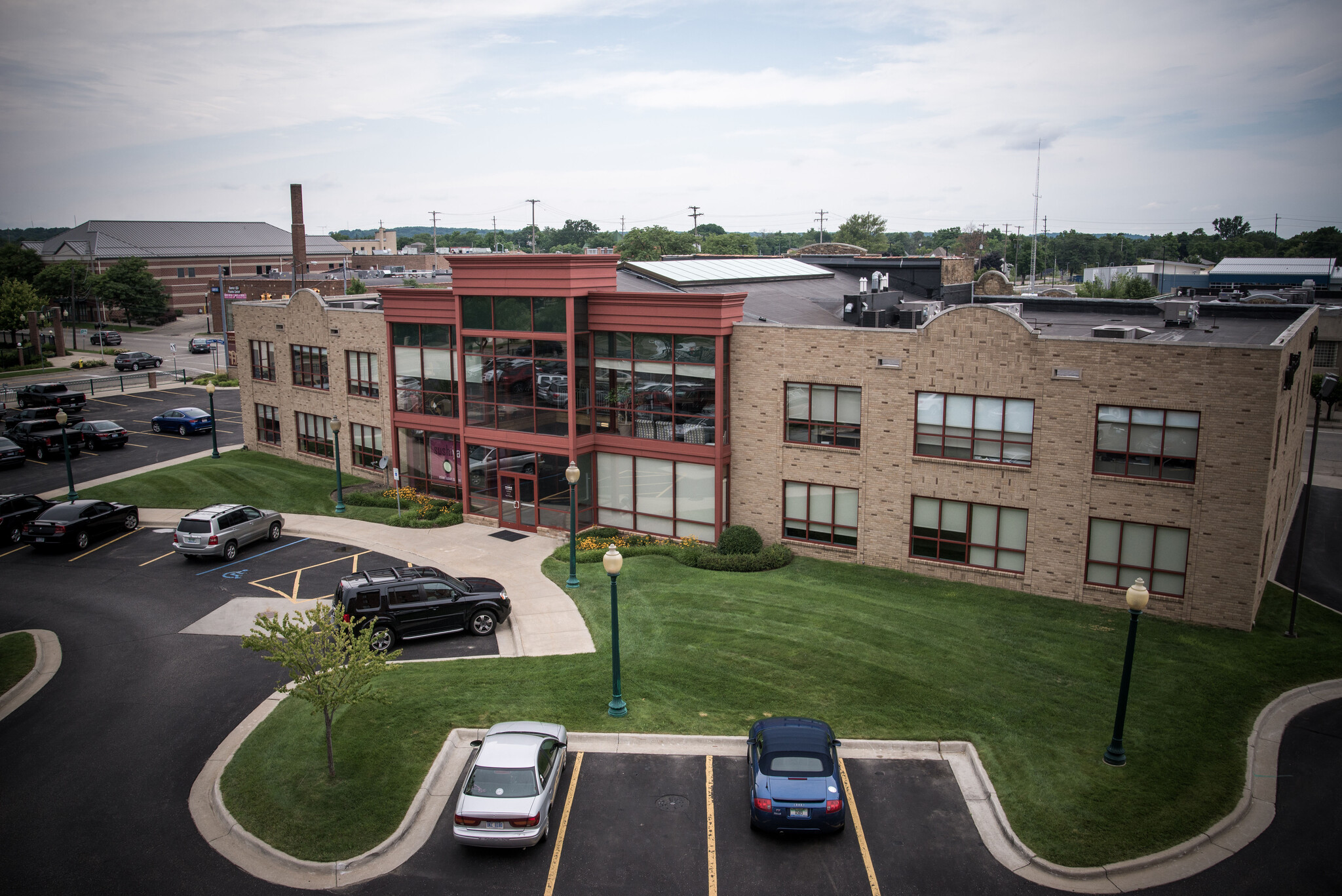 242 E Kalamazoo Ave, Kalamazoo, MI for lease Building Photo- Image 1 of 5