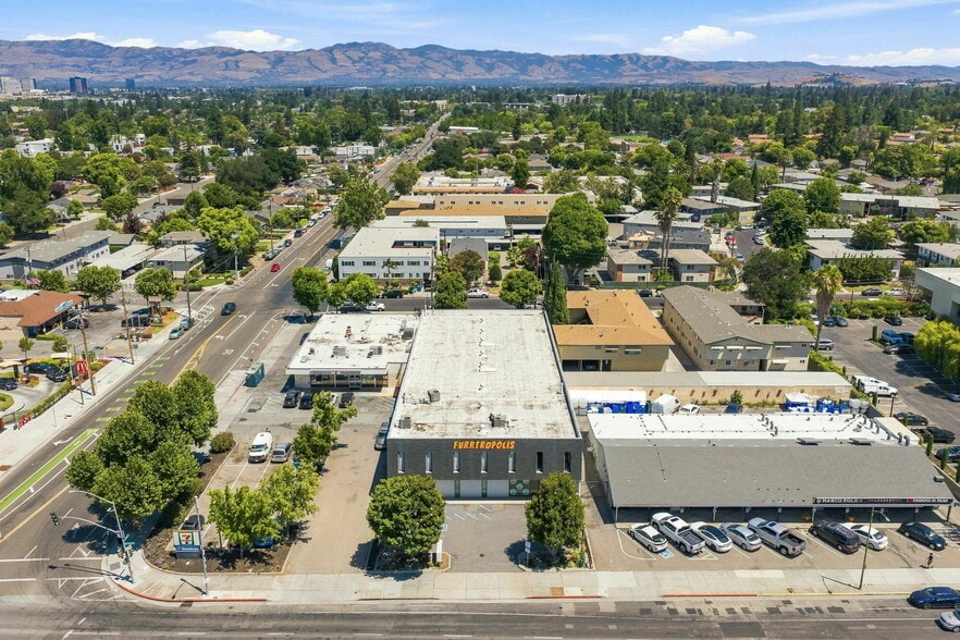 902 S Bascom Ave, San Jose, CA for lease - Building Photo - Image 3 of 36