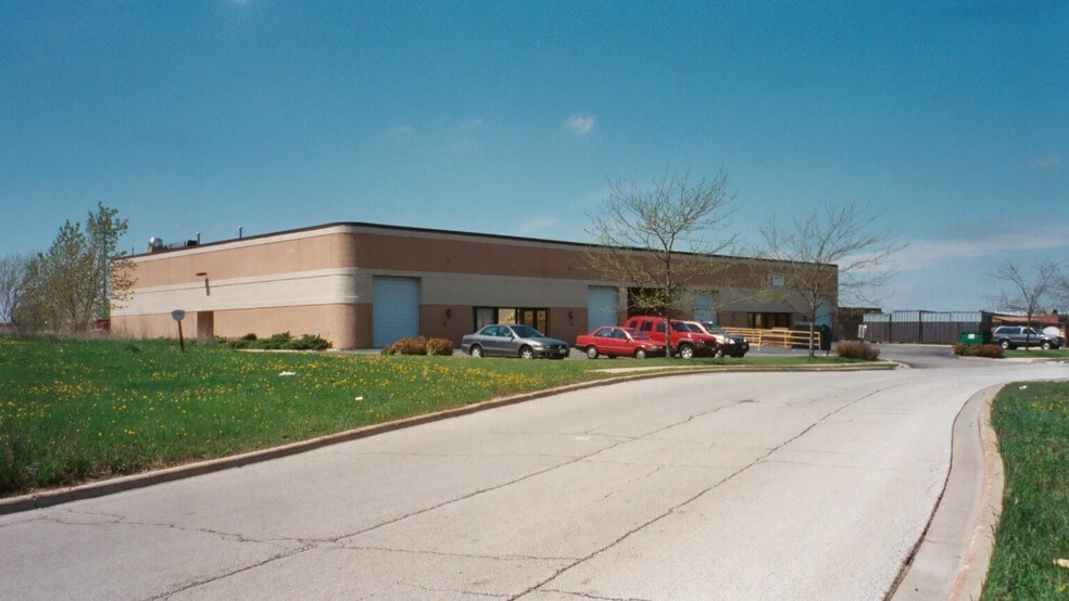 1080-1098 Frances Dr, Streamwood, IL à louer - Photo principale - Image 1 de 14