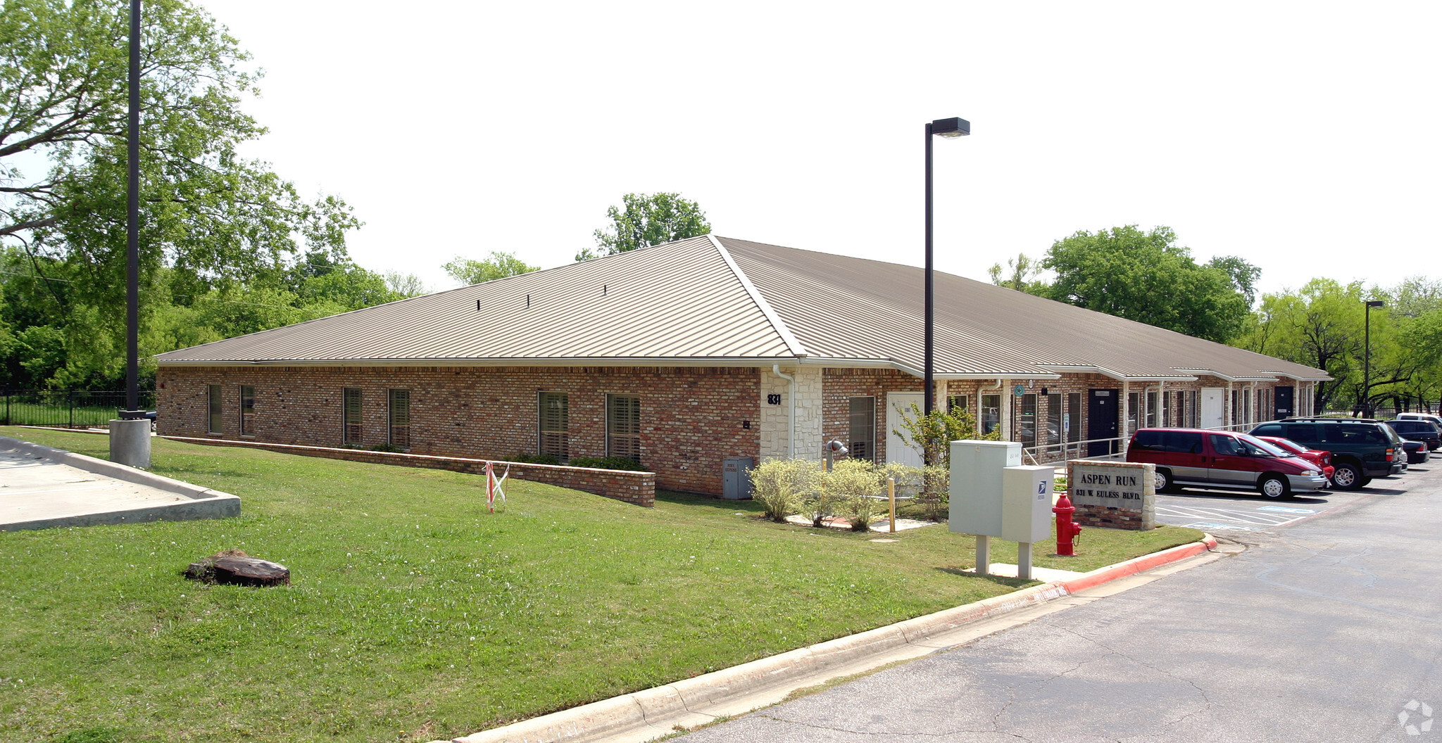 831 W Euless Blvd, Euless, TX à vendre Photo du bâtiment- Image 1 de 1