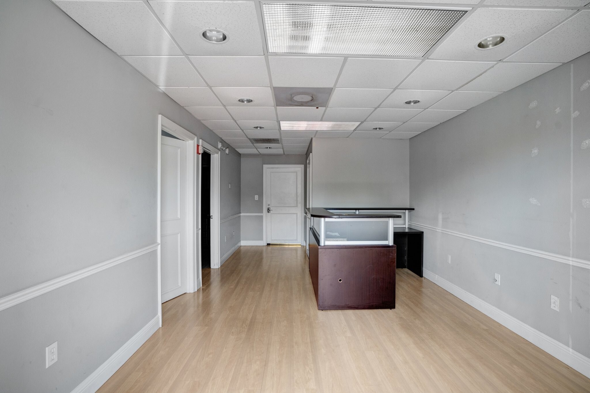 1882 Porter Lake Dr, Sarasota, FL for lease Building Photo- Image 1 of 7