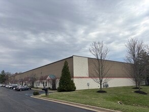 7101-7111 Global Dr, Louisville, KY for lease Building Photo- Image 1 of 1