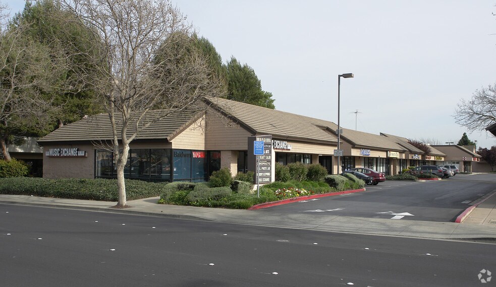 7704-7792 Dublin Blvd, Dublin, CA à louer - Photo du bâtiment - Image 2 de 2