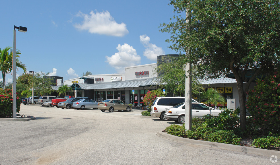 7427-7451 S Military Trl, Lake Worth, FL for lease - Building Photo - Image 2 of 5