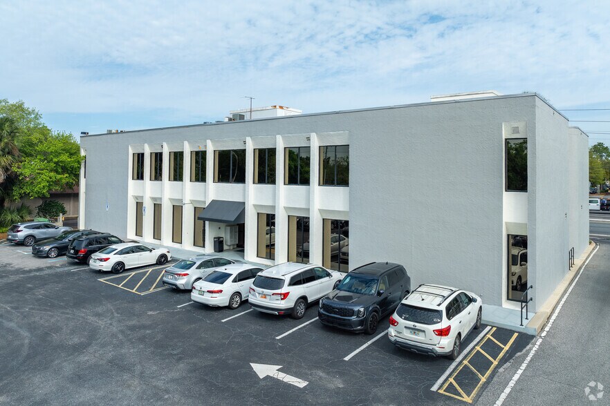 616 E Altamonte Dr, Altamonte Springs, FL à louer - Photo du bâtiment - Image 2 de 9