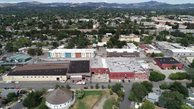 More details for 8 W 9th St, Santa Rosa, CA - Industrial for Sale