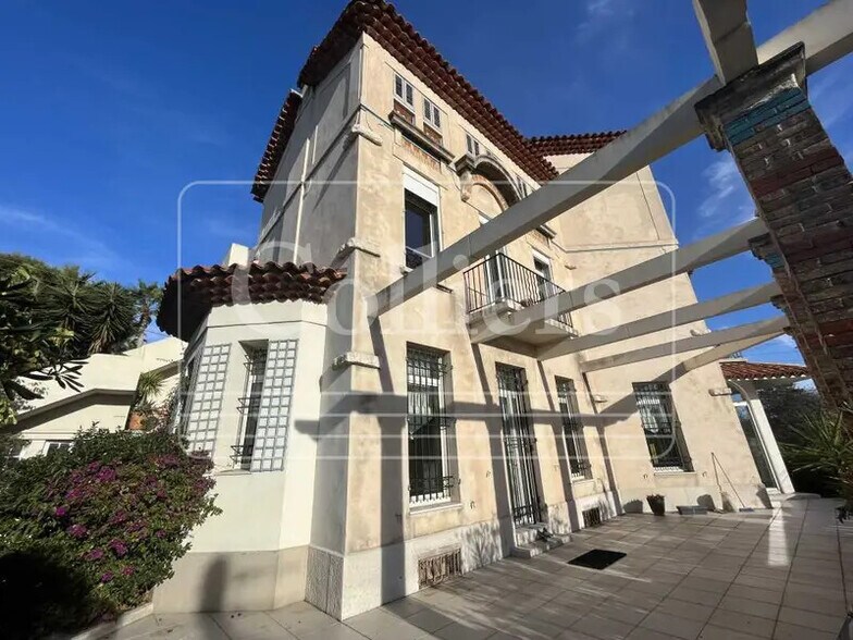Bureau dans Marseille à louer - Photo du bâtiment - Image 1 de 22