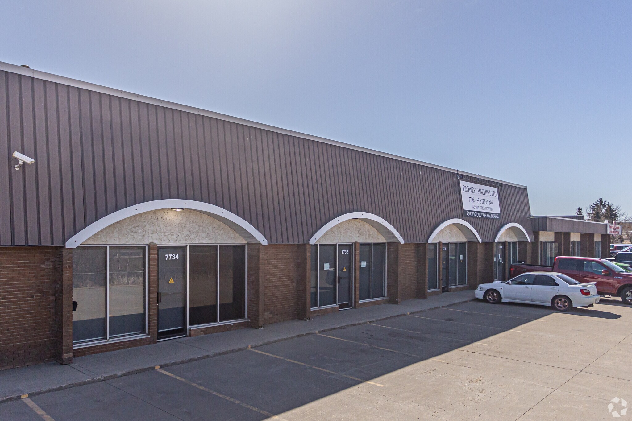 7710-7736 69 St NW, Edmonton, AB for sale Primary Photo- Image 1 of 1