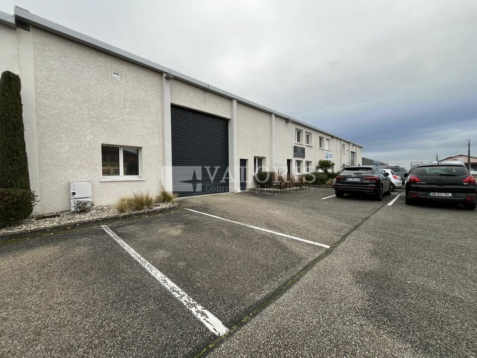 31 Rue Wilson, Décines-Charpieu for lease Building Photo- Image 1 of 8