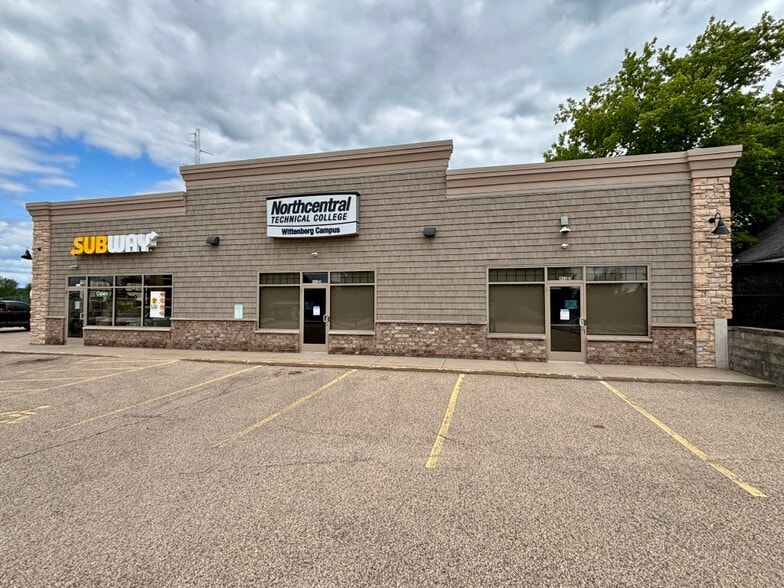 402 N Genesee St, Wittenberg, WI à vendre - Photo du bâtiment - Image 2 de 35