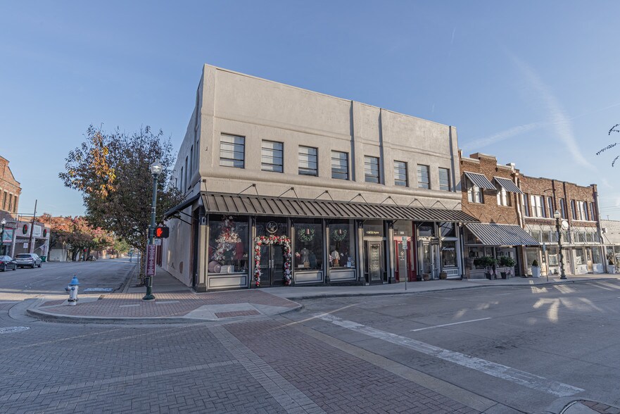 201 1/2 E Virginia St, McKinney, TX à louer - Photo du bâtiment - Image 2 de 14