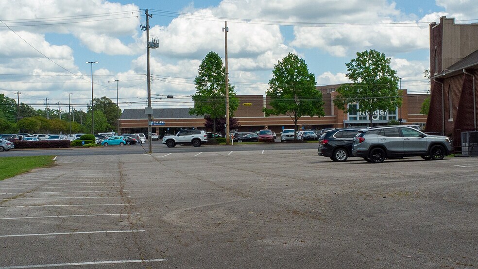 533 S Mendenhall Rd, Memphis, TN à vendre - Photo du bâtiment - Image 3 de 7