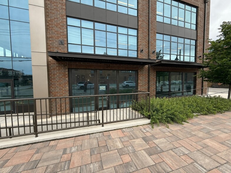 124 W Superior Street, Fort Wayne, IN for lease - Building Photo - Image 2 of 10
