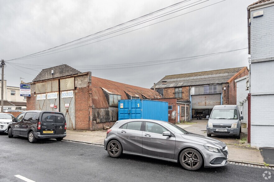 Collins St, Avonmouth for lease - Primary Photo - Image 1 of 2