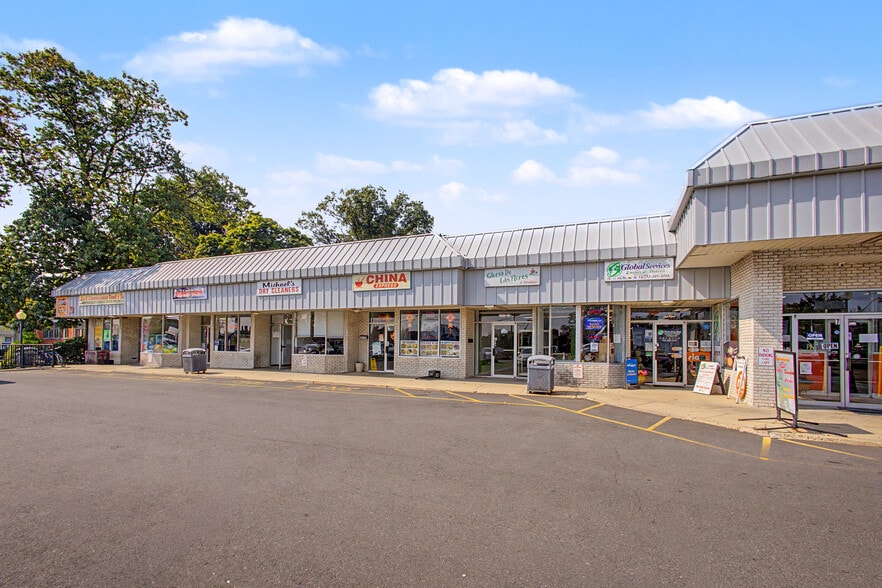 25 Broad St, Freehold, NJ for lease - Building Photo - Image 2 of 3