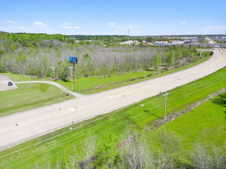 860 Bert Kouns Industrial Loop, Shreveport, LA à vendre - Photo du bâtiment - Image 2 de 4