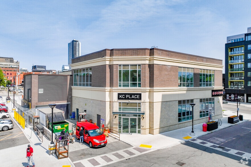 387 King, Kitchener, ON for lease - Building Photo - Image 3 of 4