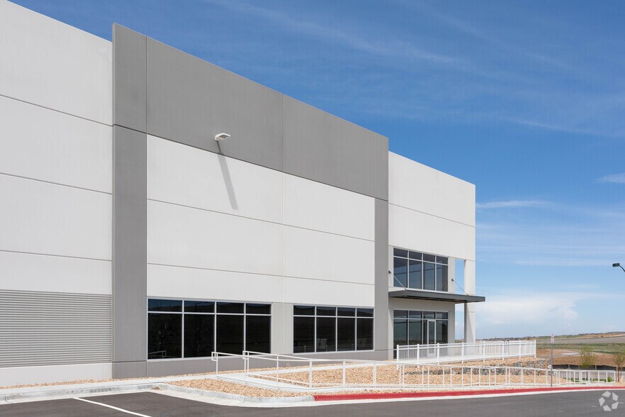 17776 E 84th Ave, Commerce City, CO à louer - Photo du bâtiment - Image 1 de 17