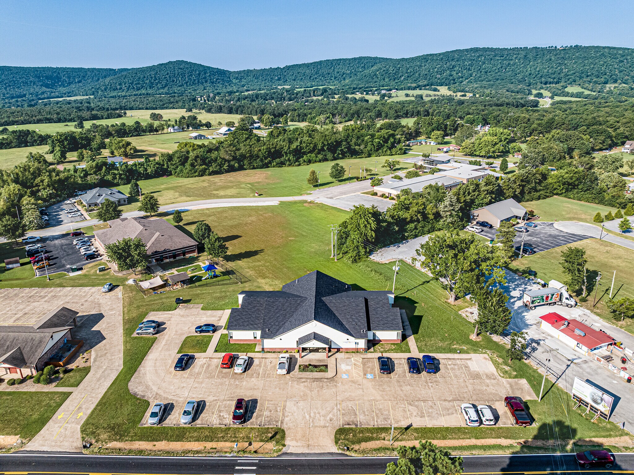 1821 E Main St, Mountain View, AR for sale Primary Photo- Image 1 of 13