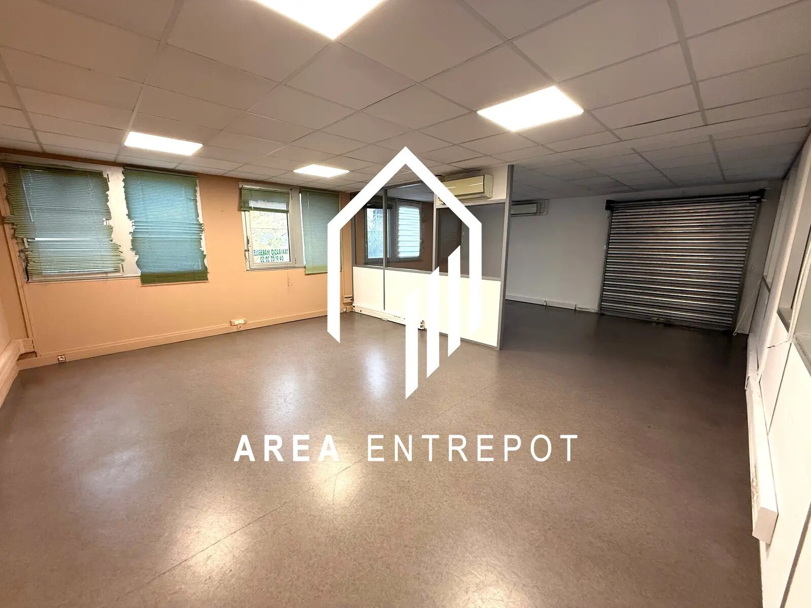 Flex in Marseille for lease Interior Photo- Image 1 of 15