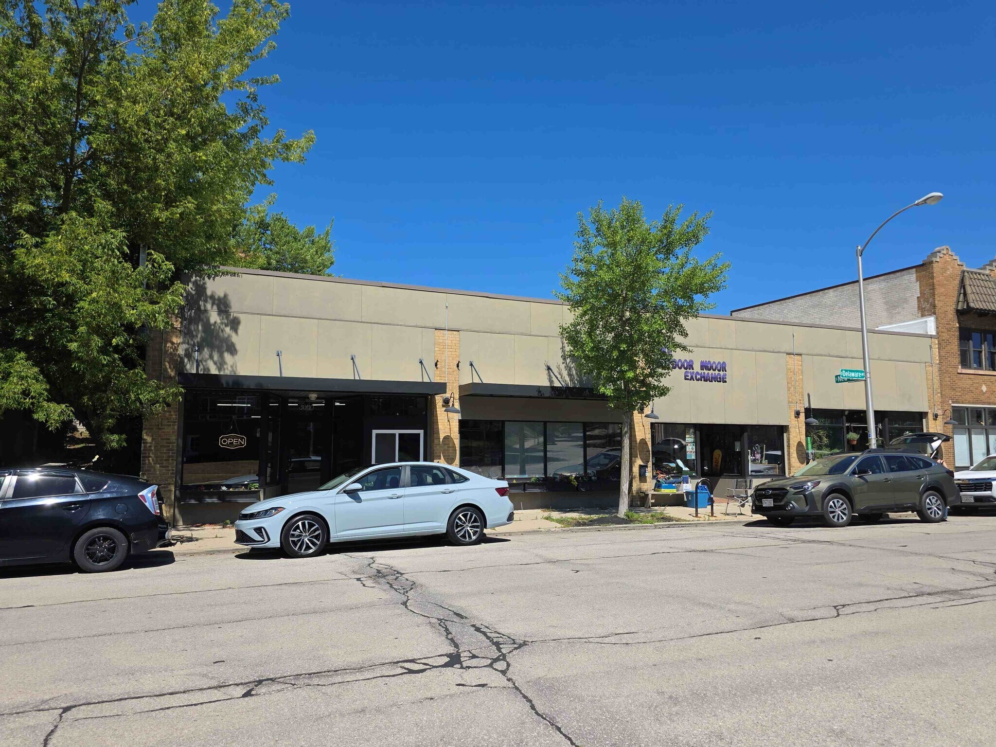 3040-3046 S Delaware Ave, Milwaukee, WI for sale Building Photo- Image 1 of 10