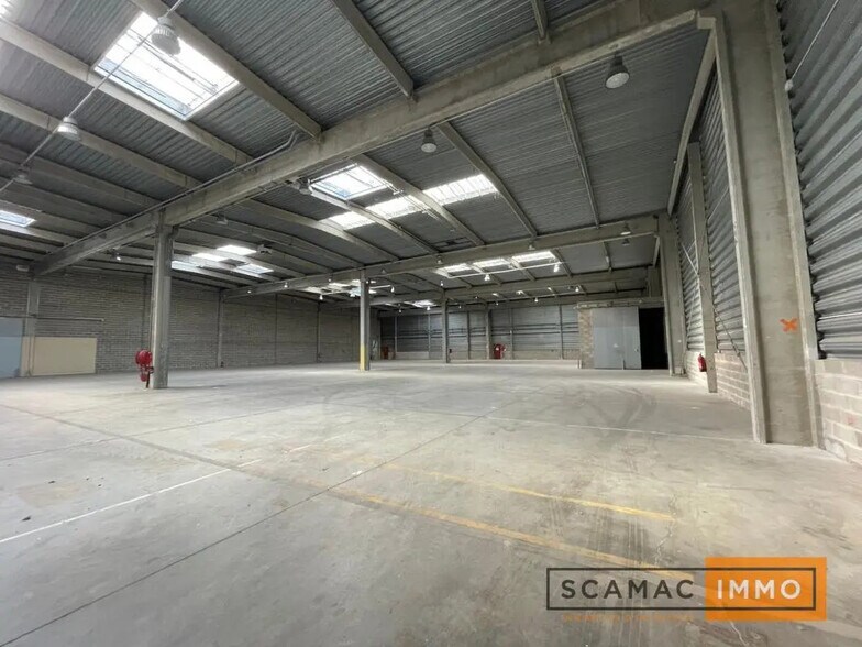 Industrial in Sucy-en-Brie for lease - Interior Photo - Image 2 of 10