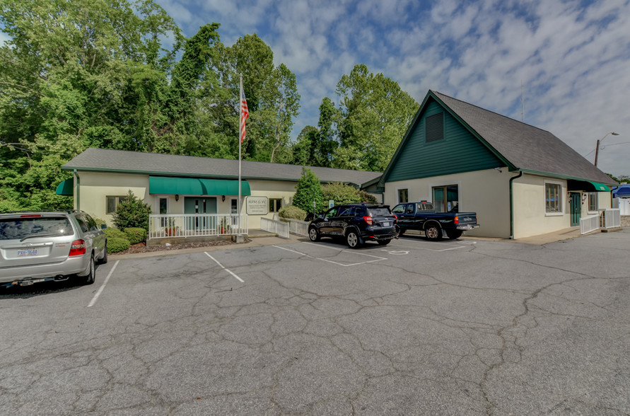 4005 Hendersonville Rd, Fletcher, NC for sale - Building Photo - Image 1 of 1