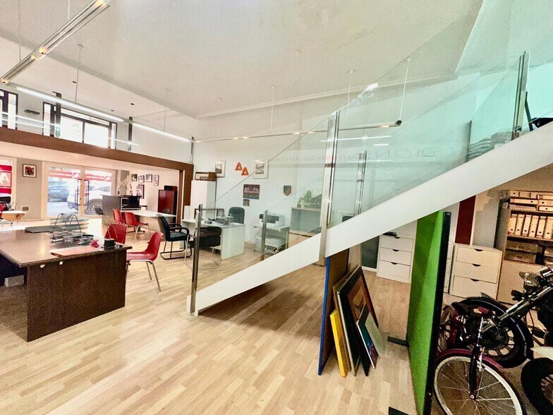 Commerce de détail dans Cáceres, Cáceres à vendre - Photo du bâtiment - Image 3 de 10