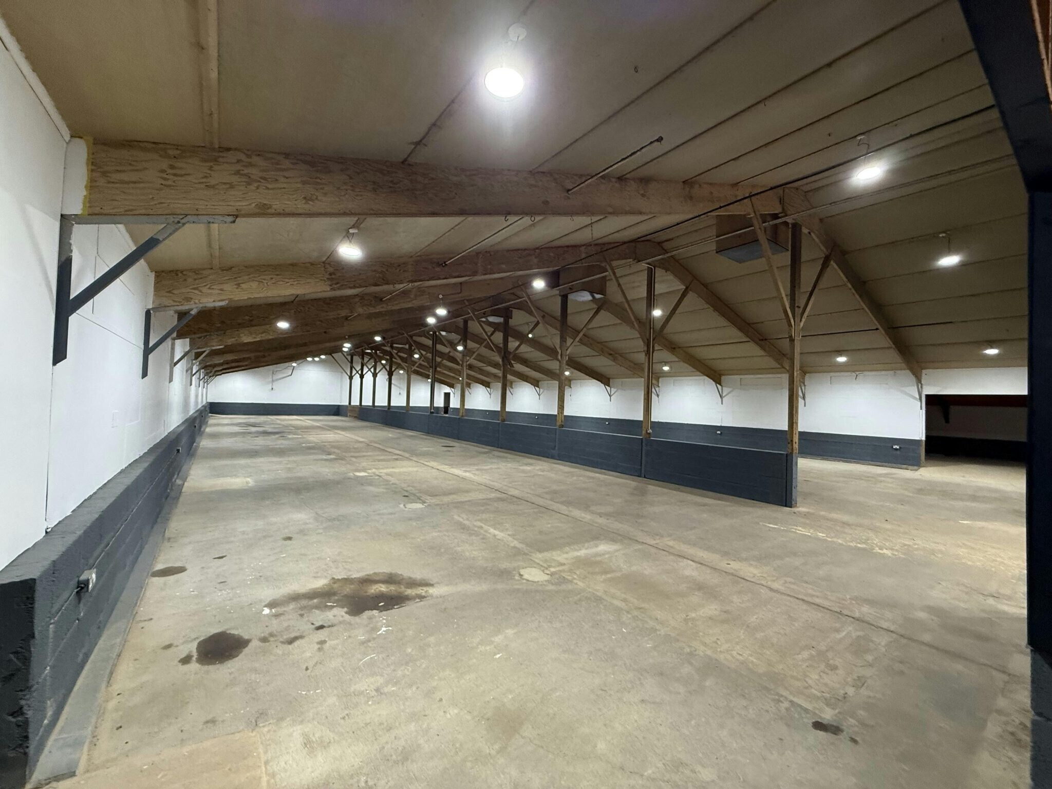Murcott, Long Buckby for lease Interior Photo- Image 1 of 3