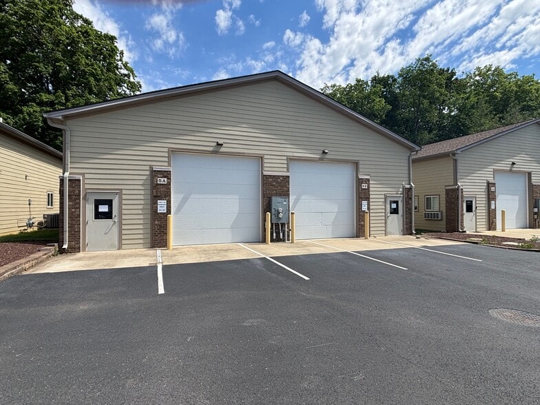 1035 Parkway Dr, Spring Hill, TN for lease - Primary Photo - Image 1 of 4
