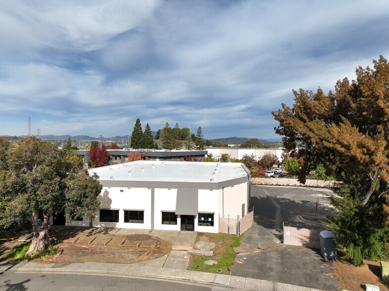 106 Galli Dr, Novato, CA à vendre - Photo du bâtiment - Image 3 de 20