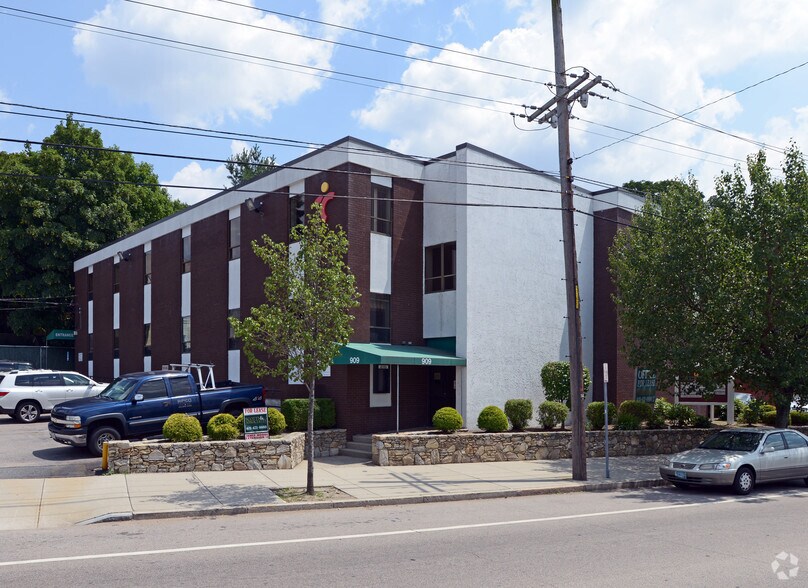 909 N Main St, Providence, RI for lease - Building Photo - Image 2 of 4