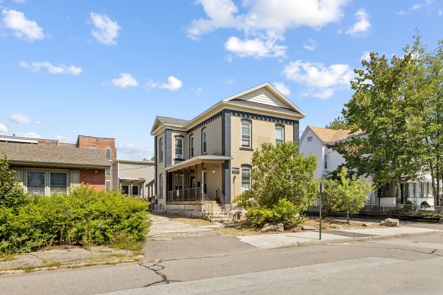 52 Myrtle St, Manchester, NH à vendre - Photo du bâtiment - Image 1 de 26