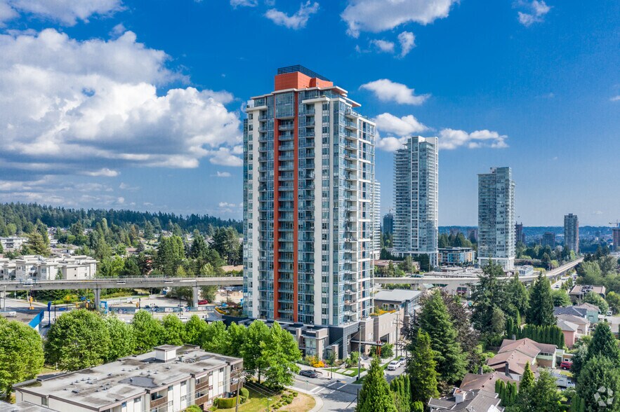 509 Clarke Rd, Coquitlam, BC à vendre - Photo du bâtiment - Image 2 de 2