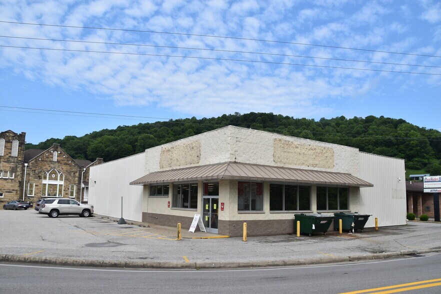 8699 Elk River Rd N, Clendenin, WV à vendre - Photo du bâtiment - Image 2 de 10