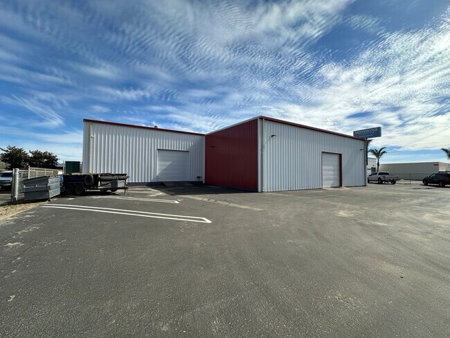 Plus de détails pour 300 N Blosser Rd, Santa Maria, CA - Industriel à louer