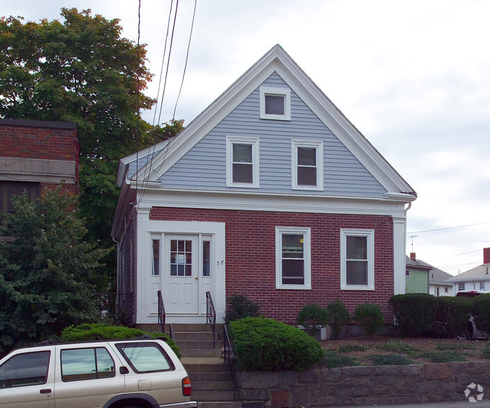 57 Coddington St, Quincy, MA à louer - Photo du bâtiment - Image 2 de 3