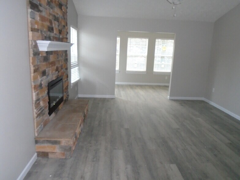 11 Alisha Ln, Columbiana, OH à vendre - Photo du bâtiment - Image 2 de 19