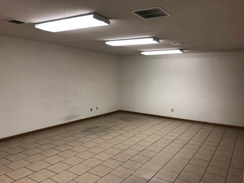 2530-2536 S Leonine St, Wichita, KS à louer - Photo du bâtiment - Image 2 de 7