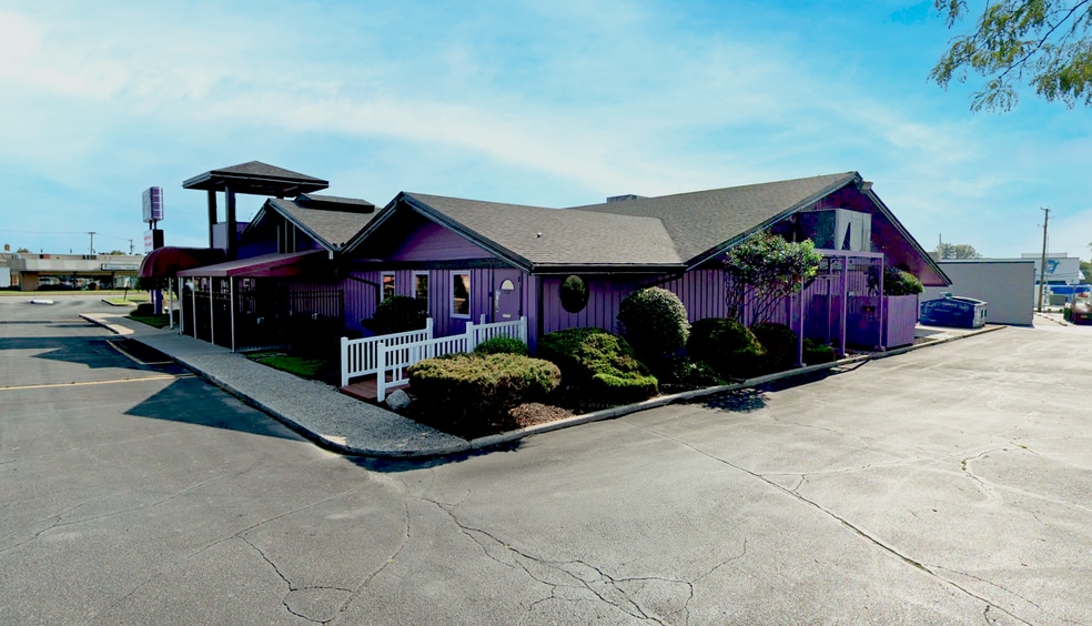 930 E Coliseum Blvd, Fort Wayne, IN for sale - Building Photo - Image 2 of 3