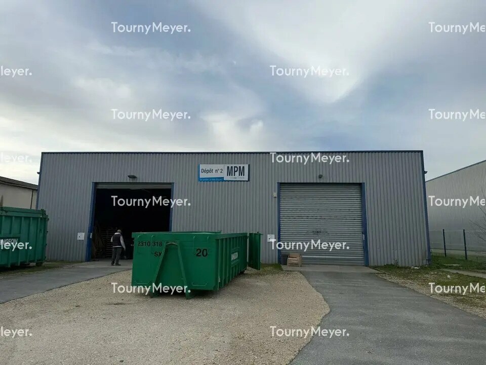 Office in Carbon-Blanc for lease Building Photo- Image 1 of 7