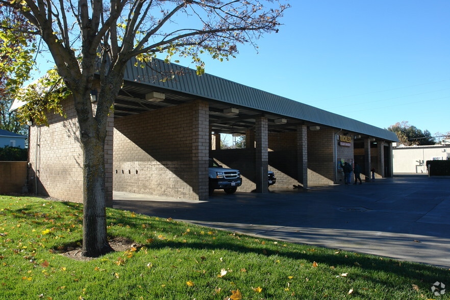 1110 W 6th St, Chico, CA for sale - Primary Photo - Image 2 of 3