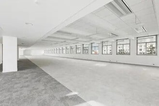 23 Avenue D'Italie, Paris for lease Building Photo- Image 2 of 4