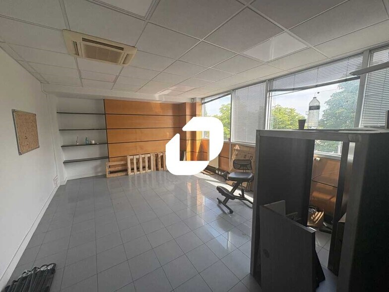 Bureau dans Chatou à louer - Photo intérieure - Image 2 de 4