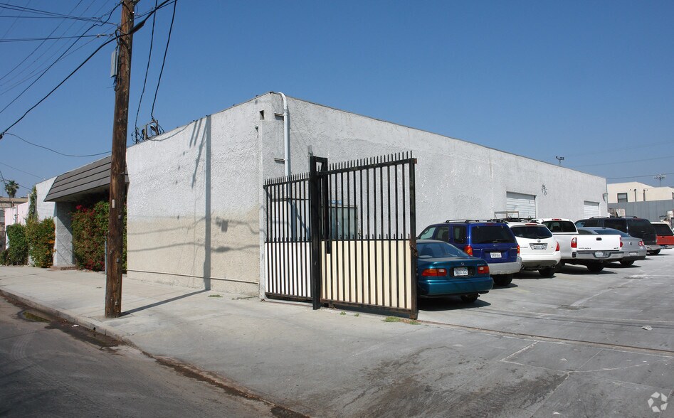 14657 Lull St, Van Nuys, CA à vendre - Photo du bâtiment - Image 2 de 6